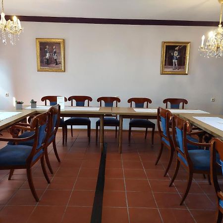 Der Heurige Im Gasthaus Zum Loewen Freising Buitenkant foto
