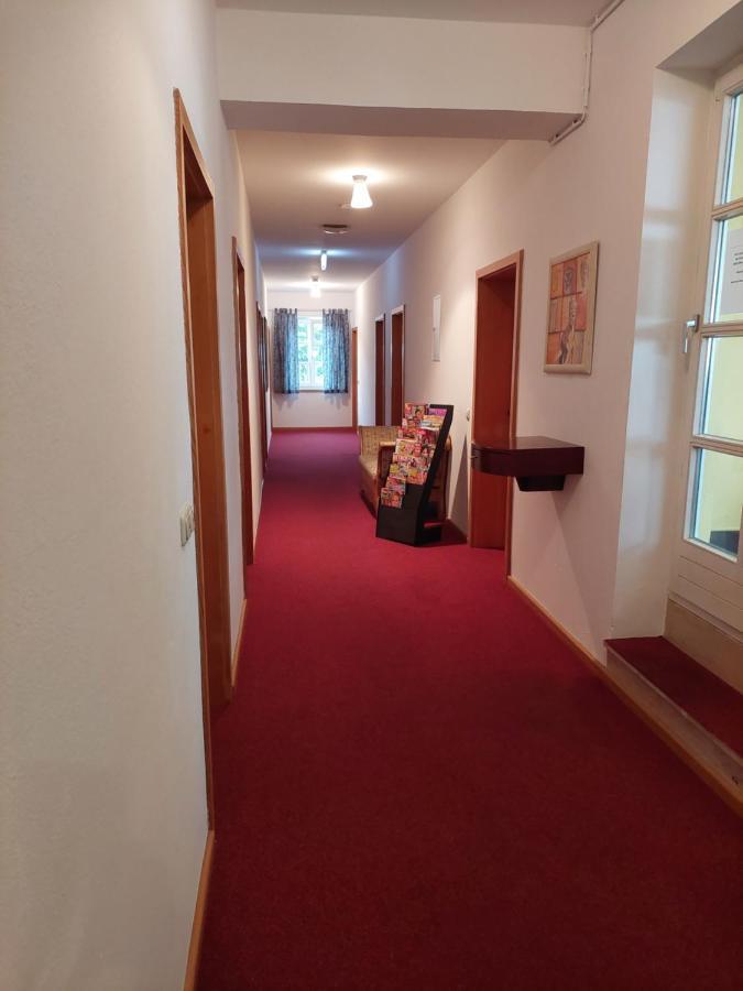 Der Heurige Im Gasthaus Zum Loewen Freising Buitenkant foto