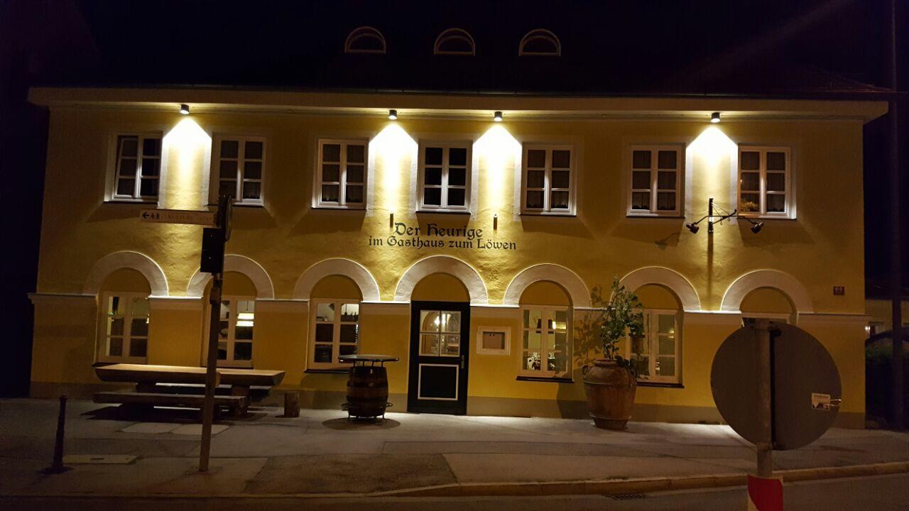 Der Heurige Im Gasthaus Zum Loewen Freising Buitenkant foto